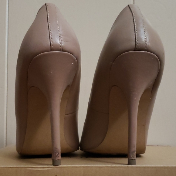 Shoes - Picture 3 of 4